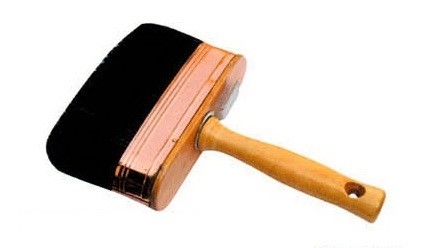 Pintura a pennello nero con maniglia di legno professionale